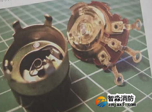 拆解的3386電位器